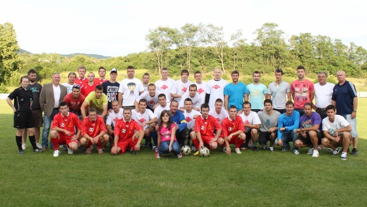 Hokejisti si zahrali futbal